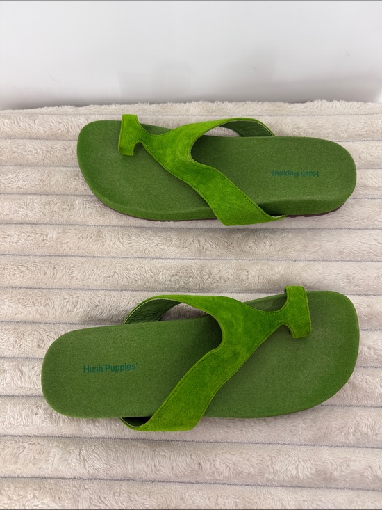 Hush Puppies Shoes - Hush Puppies Green Suede Thong Sandals size 9.5M